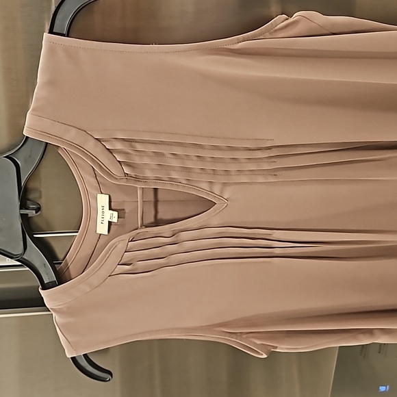 💕PLEIONE💕 Sleeveless Blouse with Pleating Detail ~ Taupe Small - Picture 3 of 8